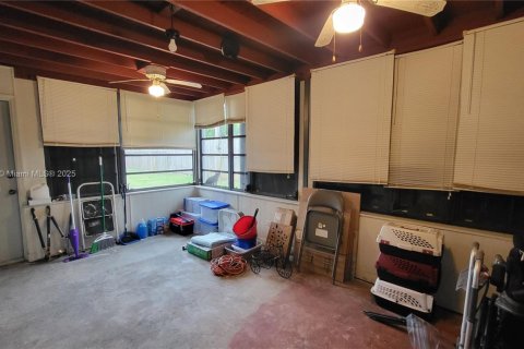 House in Hollywood, Florida 3 bedrooms, 126.72 sq.m. № 1697483 - photo 28
