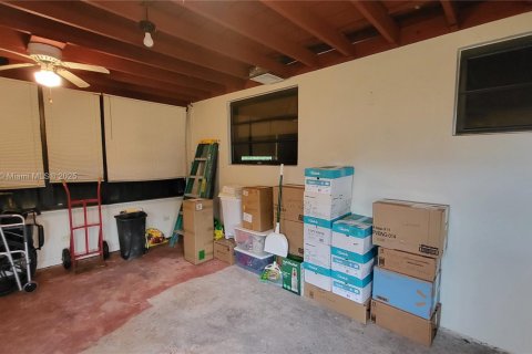 House in Hollywood, Florida 3 bedrooms, 126.72 sq.m. № 1697483 - photo 29