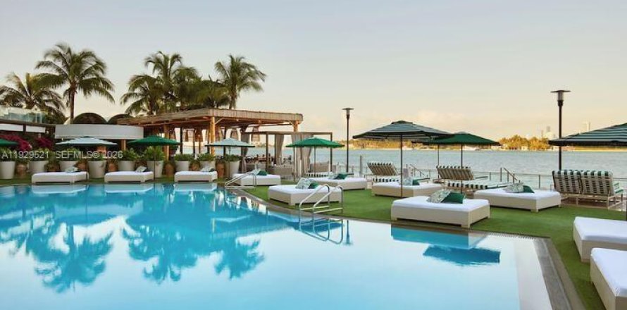 Кондоминиум с 1 спальней в Майами-Бич, Флорида № 2057648