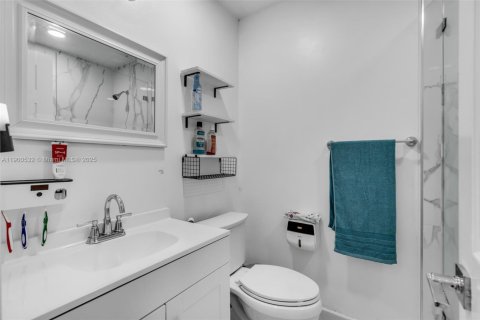 House in Miami Gardens, Florida 4 bedrooms, 164.81 sq.m. № 1951637 - photo 23