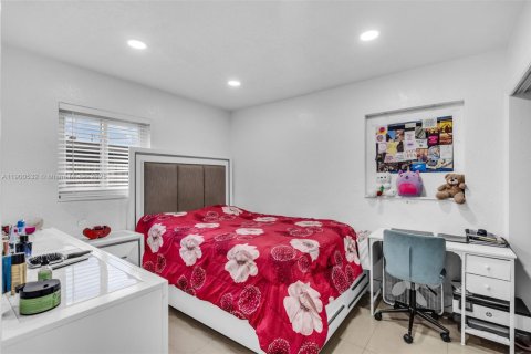 House in Miami Gardens, Florida 4 bedrooms, 164.81 sq.m. № 1951637 - photo 20