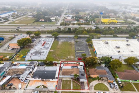 House in Miami Gardens, Florida 4 bedrooms, 164.81 sq.m. № 1951637 - photo 29