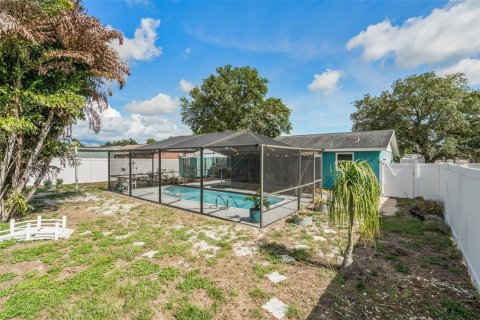 House in Tampa, Florida 3 bedrooms, 120.77 sq.m. № 2094644 - photo 30