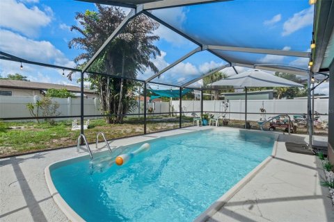 House in Tampa, Florida 3 bedrooms, 120.77 sq.m. № 2094644 - photo 26