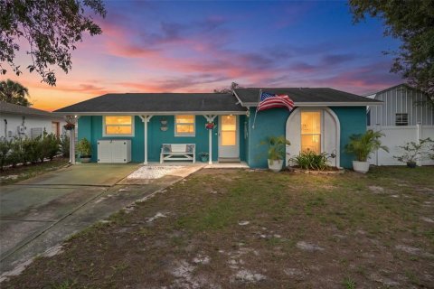 Casa en Tampa, Florida 3 dormitorios, 120.77 m2 № 2094644