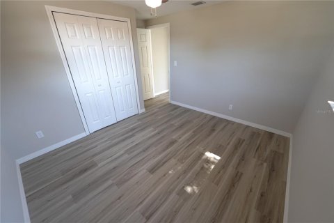 House in Seminole, Florida 4 bedrooms, 164.16 sq.m. № 1552135 - photo 26
