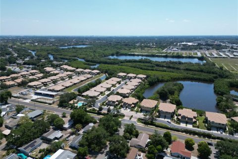 House in Seminole, Florida 4 bedrooms, 164.16 sq.m. № 1552135 - photo 14