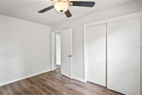 House in Seffner, Florida 4 bedrooms, 141.68 sq.m. № 1740267 - photo 18