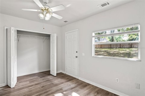 House in Seffner, Florida 4 bedrooms, 141.68 sq.m. № 1740267 - photo 10