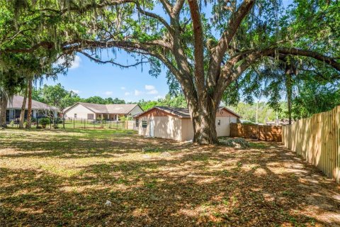 House in Seffner, Florida 4 bedrooms, 141.68 sq.m. № 1740267 - photo 24