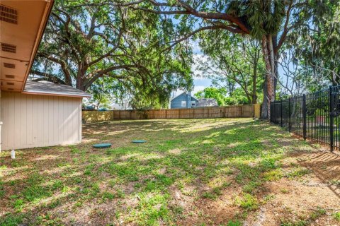 House in Seffner, Florida 4 bedrooms, 141.68 sq.m. № 1740267 - photo 22