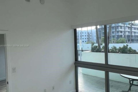 Condominio en alquiler en Miami, Florida, 2 dormitorios, 74.23 m2 № 1973172 - foto 16