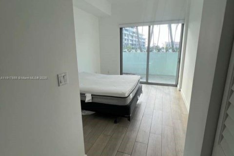 Condo in Miami, Florida, 2 bedrooms № 1973172 - photo 12