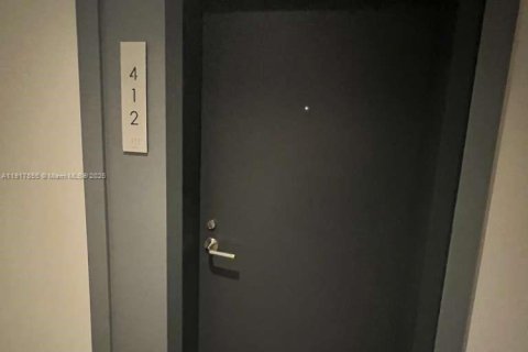 Condo in Miami, Florida, 2 bedrooms № 1973172 - photo 9