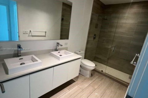 Condo in Miami, Florida, 2 bedrooms № 1973172 - photo 6