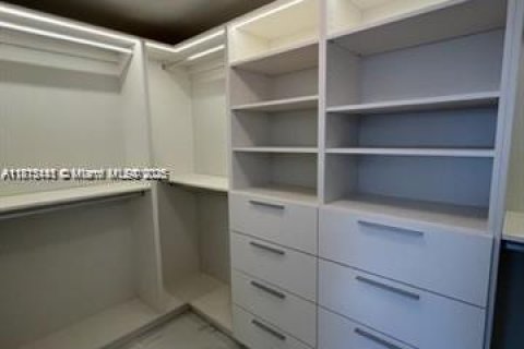 Купить кондоминиум в Норт-Майами-Бич, Флорида 1 спальня, 87.05м2, № 2035239 - фото 13