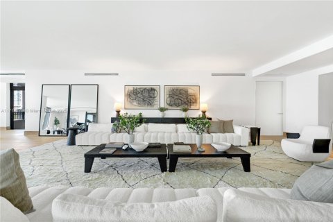 Condo in Miami Beach, Florida, 6 bedrooms  № 1764229 - photo 10