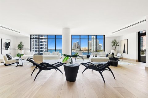 Condo in Miami Beach, Florida, 6 bedrooms  № 1764229 - photo 29