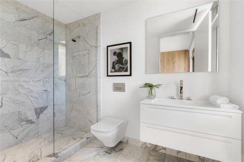 Condo in Miami Beach, Florida, 6 bedrooms  № 1764229 - photo 22