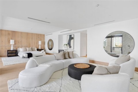 Condo in Miami Beach, Florida, 6 bedrooms  № 1764229 - photo 18