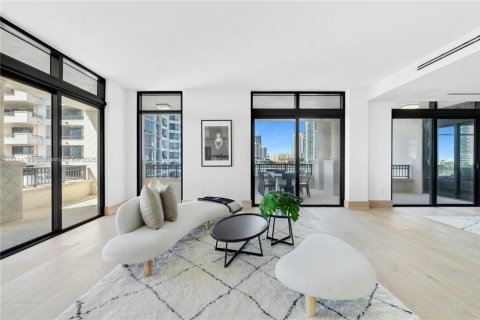Condo in Miami Beach, Florida, 6 bedrooms  № 1764229 - photo 8