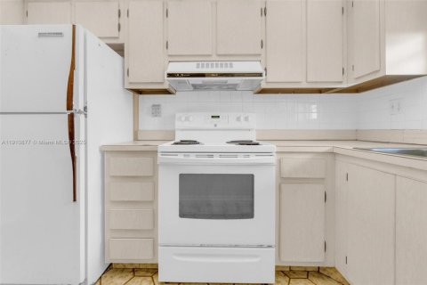 Купить кондоминиум в Дейви, Флорида 2 спальни, 109.62м2, № 1966046 - фото 21