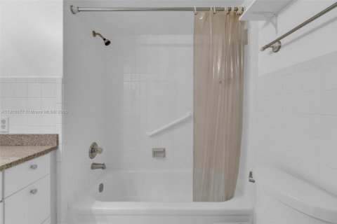 Купить кондоминиум в Дейви, Флорида 2 спальни, 109.62м2, № 1966046 - фото 24