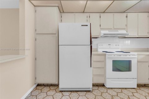 Купить кондоминиум в Дейви, Флорида 2 спальни, 109.62м2, № 1966046 - фото 20