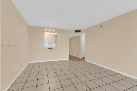 Купить кондоминиум в Дейви, Флорида 2 спальни, 109.62м2, № 1966046 - фото 5