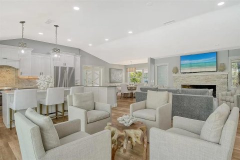 House in Sarasota, Florida 4 bedrooms, 226.59 sq.m. № 2230055 - photo 11