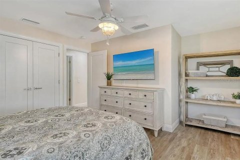 House in Sarasota, Florida 4 bedrooms, 226.59 sq.m. № 2230055 - photo 19