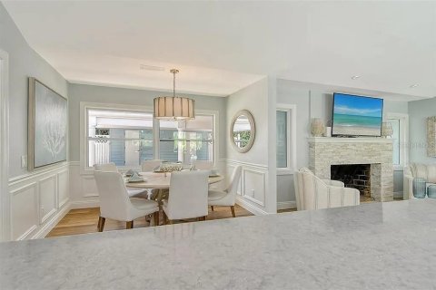 House in Sarasota, Florida 4 bedrooms, 226.59 sq.m. № 2230055 - photo 17