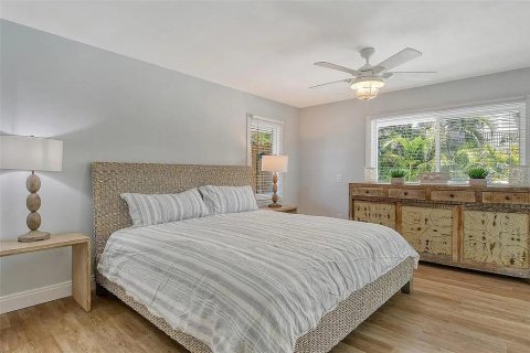 House in Sarasota, Florida 4 bedrooms, 226.59 sq.m. № 2230055 - photo 22