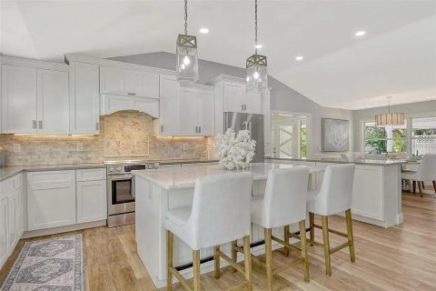 House in Sarasota, Florida 4 bedrooms, 226.59 sq.m. № 2230055 - photo 12