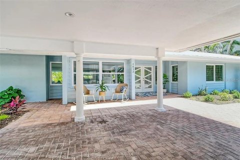 House in Sarasota, Florida 4 bedrooms, 226.59 sq.m. № 2230055 - photo 3