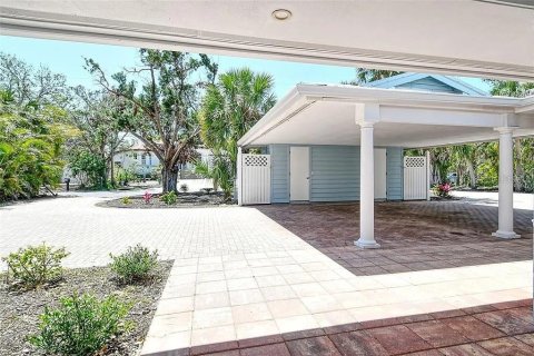 House in Sarasota, Florida 4 bedrooms, 226.59 sq.m. № 2230055 - photo 5