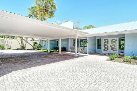 House in Sarasota, Florida 4 bedrooms, 226.59 sq.m. № 2230055 - photo 4