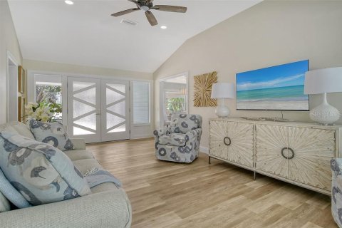 House in Sarasota, Florida 4 bedrooms, 226.59 sq.m. № 2230055 - photo 8