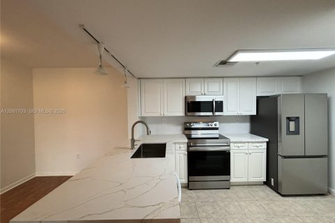 Condo in Fort Lauderdale, Florida, 1 bedroom  № 2067681 - photo 4