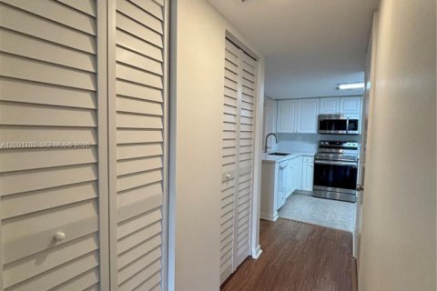 Condo in Fort Lauderdale, Florida, 1 bedroom  № 2067681 - photo 13