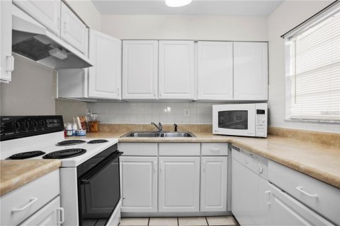 Condo in Clearwater, Florida, 1 bedroom № 2429035 - photo 17