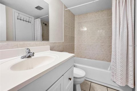 Condo in Clearwater, Florida, 1 bedroom № 2429035 - photo 15