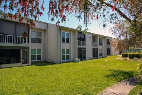 Condo in Clearwater, Florida, 1 bedroom № 2429035 - photo 3