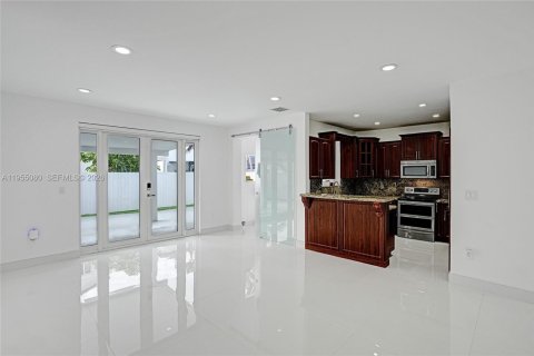 Купить виллу или дом в Хайалиа, Флорида 3 спальни, 164.34м2, № 2009745 - фото 9