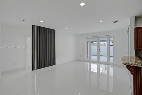 Купить виллу или дом в Хайалиа, Флорида 3 спальни, 164.34м2, № 2009745 - фото 16