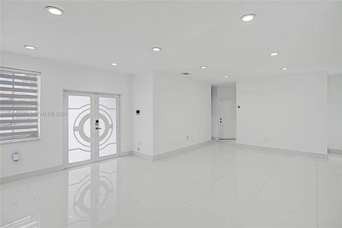 Купить виллу или дом в Хайалиа, Флорида 3 спальни, 164.34м2, № 2009745 - фото 7