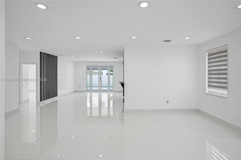 Купить виллу или дом в Хайалиа, Флорида 3 спальни, 164.34м2, № 2009745 - фото 6