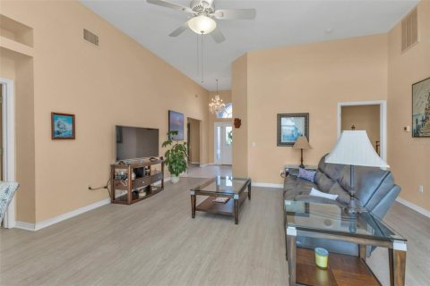 Villa ou maison à vendre à Punta Gorda, Floride: 2 chambres, 154.31 m2 № 1907098 - photo 6