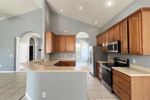 Villa ou maison à louer à Kissimmee, Floride: 4 chambres, 224.08 m2 № 2388981 - photo 16