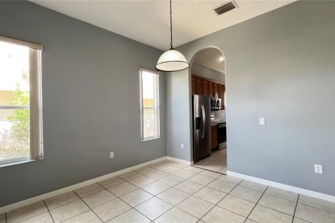 Villa ou maison à louer à Kissimmee, Floride: 4 chambres, 224.08 m2 № 2388981 - photo 11